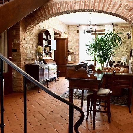 Bed and Breakfast Residenza Le Logge Gubbio Exteriér fotografie