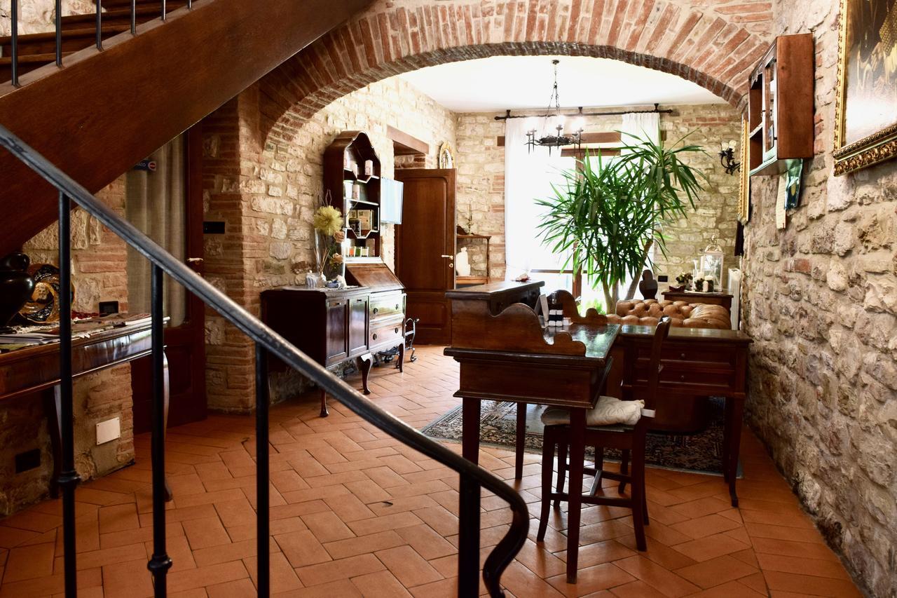 Bed and Breakfast Residenza Le Logge Gubbio Exteriér fotografie
